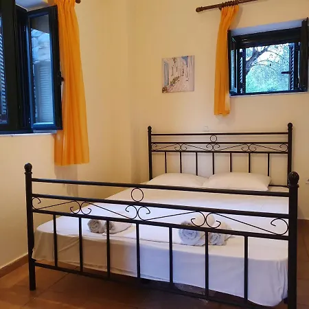 Apartment Frigano 4 *
